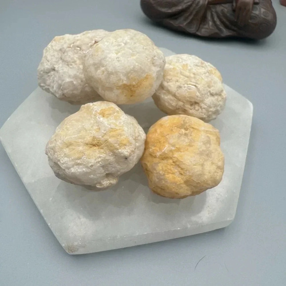 Smash Your Own Geodes! 💥✨💎 5 in Pack - Picture 3 of 3